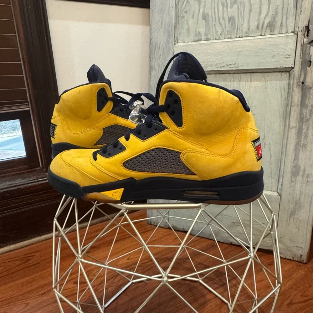 Nike  Air Jordan 5 Retro SP 